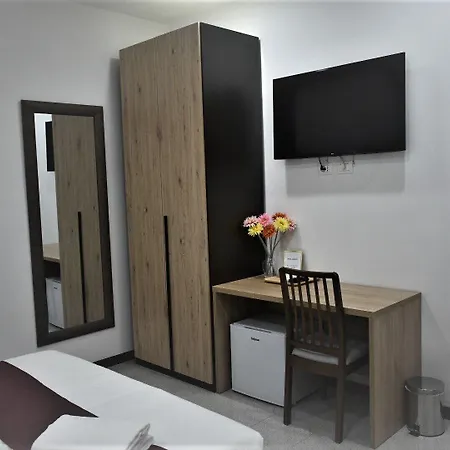 Dianir Penzion Řím